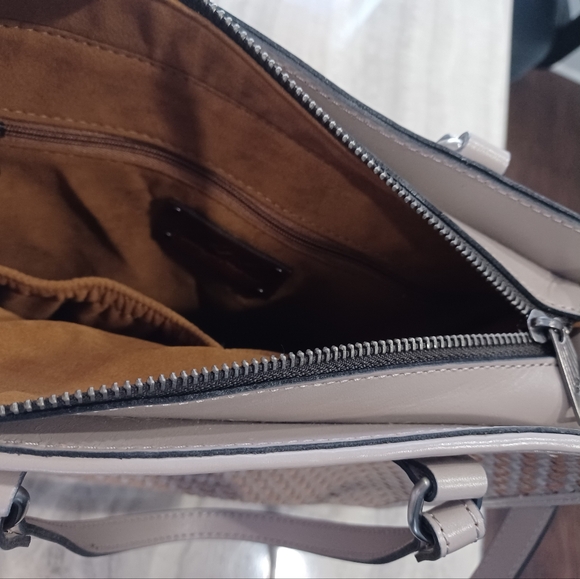 New Patricia Nash Medium Ava Woven Leather Tote. - Picture 10 of 14